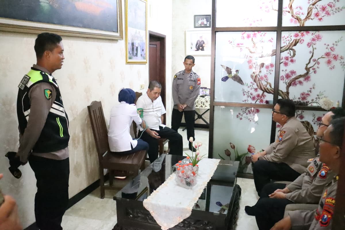 Anjangsana, Kapolres Mojokerto Kota Beri Motivasi Kepada Personel Yang Sakit